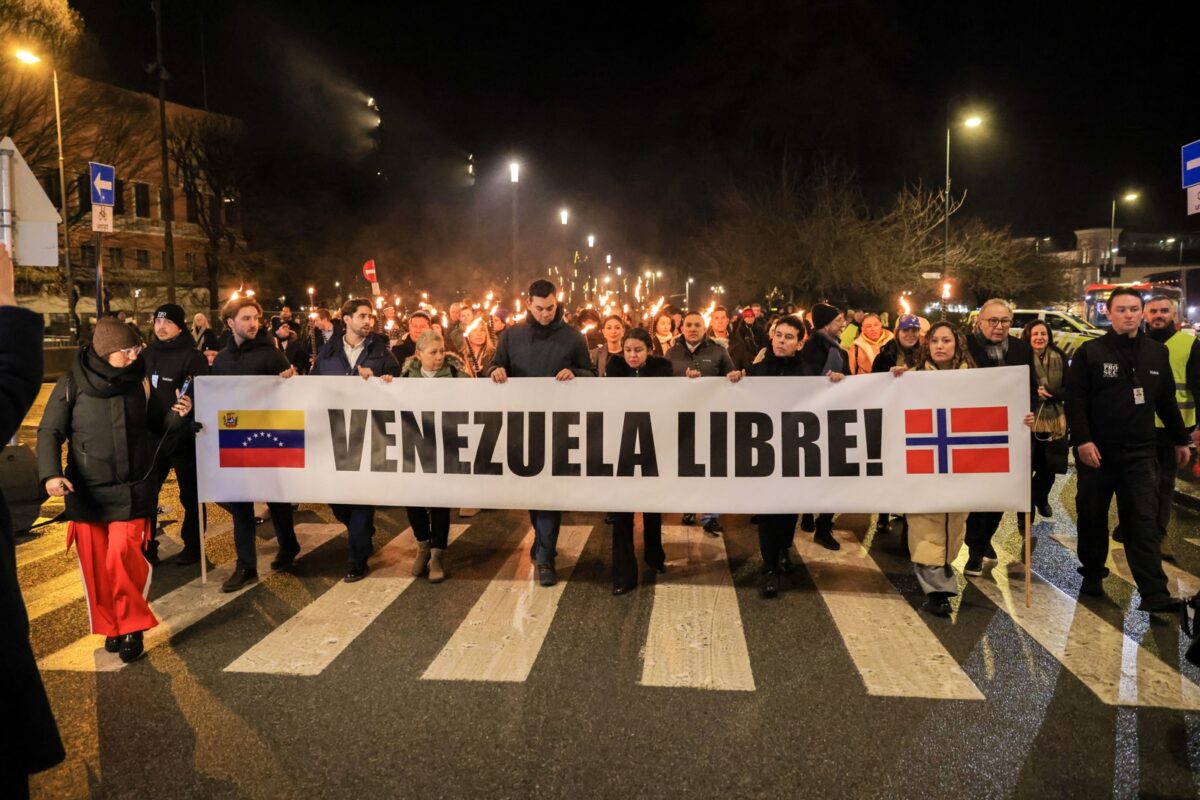 En imágenes: así transcurrió la Marcha de las Antorchas tras la entrega el Premio Nobel de la Paz