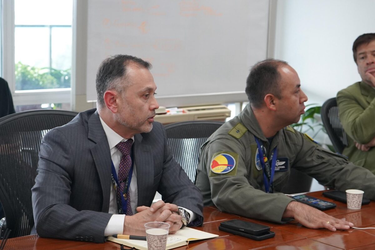 Colombia coordina con aerolíneas venezolanas para reforzar la conexión aérea entre ambos países