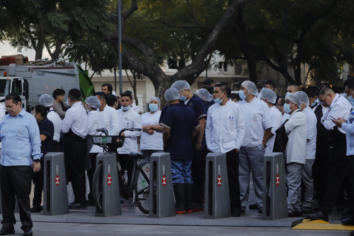 En imágenes: un sismo de magnitud 6,5 sacudió el centro de México 