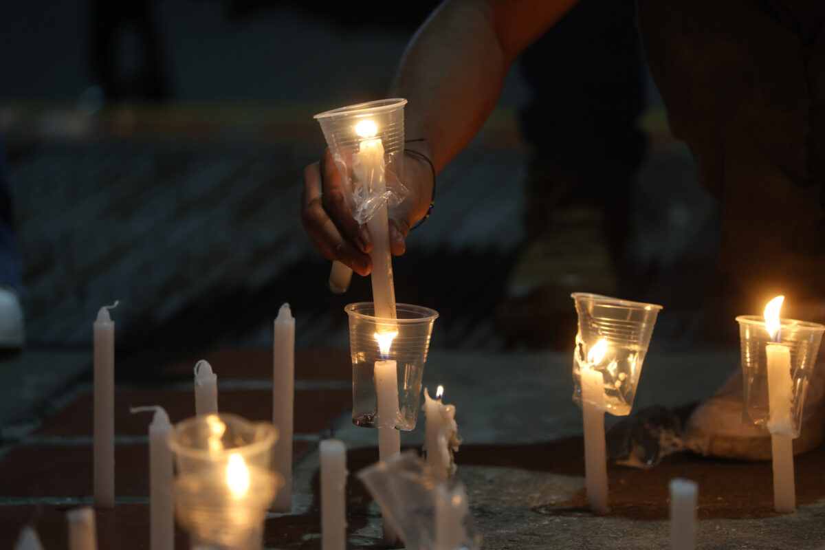 En imágenes: familiares de presos políticos realizan vigilia en espera de liberaciones