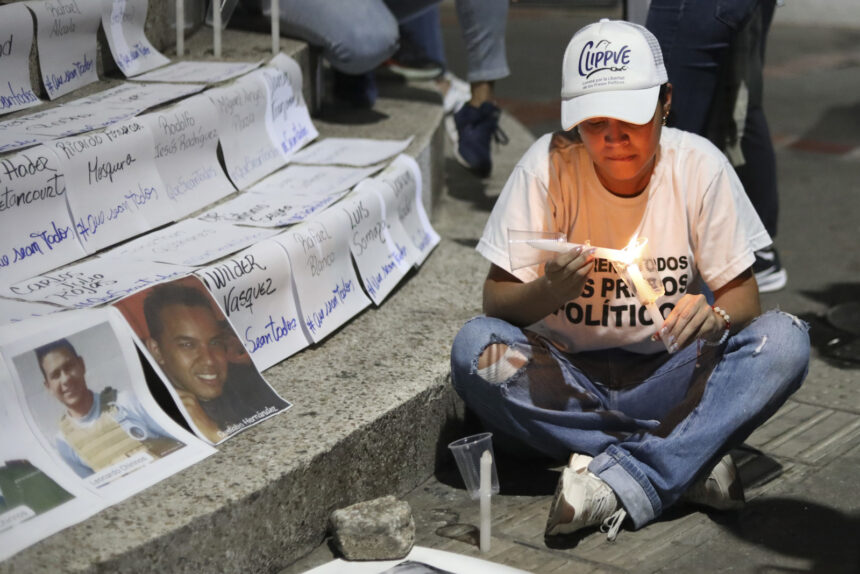 En carpas y colchones: familiares pernoctan por quinto día consecutivo a la espera de la liberación de los presos políticos