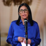 Transparencia Venezuela exige a Delcy Rodríguez publicar contrato de exportación de gas