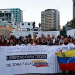 Familiares de presos políticos en Zona 7 se mantienen en vigilia pese a denuncias de instalación de cámaras