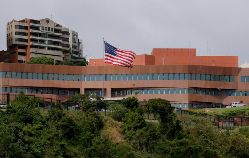 Embajada de Estados Unidos afirma que fueron liberados todos los presos políticos estadounidenses en Venezuela