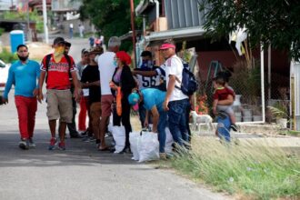 Migrantes en Trinidad y Tobago están atemorizados ante riesgo de anulación de registro