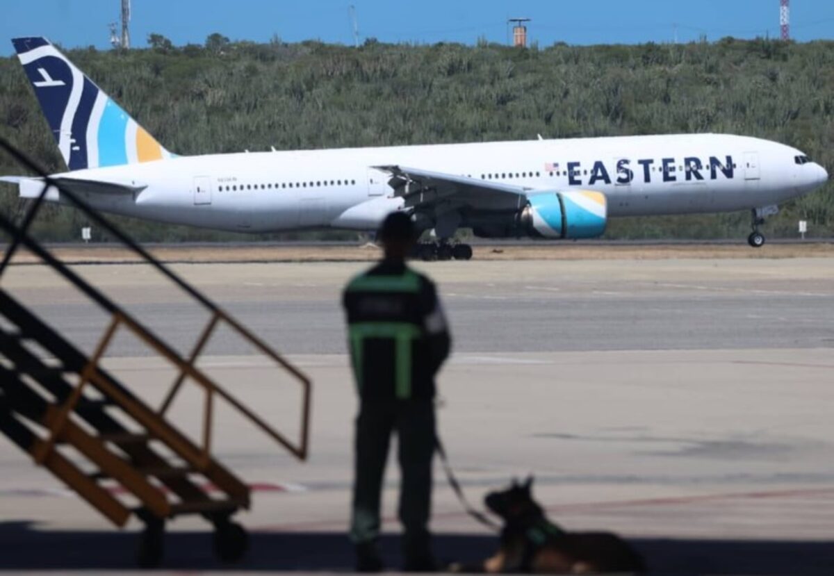 Llegó a Venezuela el vuelo número 100 con 235 migrantes deportados de EE UU