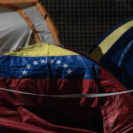 Un campamento de historias y sueños resiste frente a la Zona 7 de la PNB