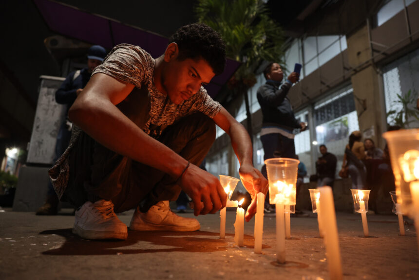 En imágenes: familiares de presos políticos realizan vigilia en espera de liberaciones