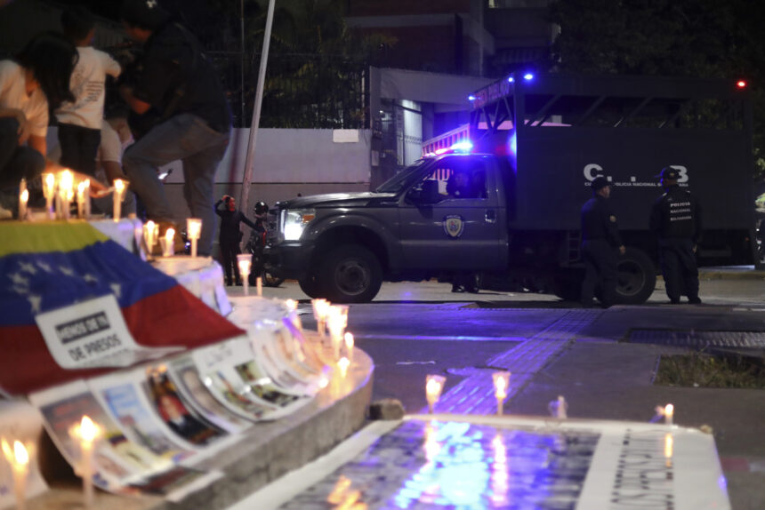 En carpas y colchones: familiares pernoctan por quinto día consecutivo a la espera de la liberación de los presos políticos