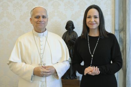 El papa León XIV recibió a María Corina Machado en el Vaticano 