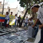 Familiares de los presos políticos se concentran frente a la sede principal Ministerio Público en Caracas