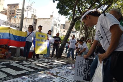 Familiares de los presos políticos se concentran frente a la sede principal Ministerio Público en Caracas