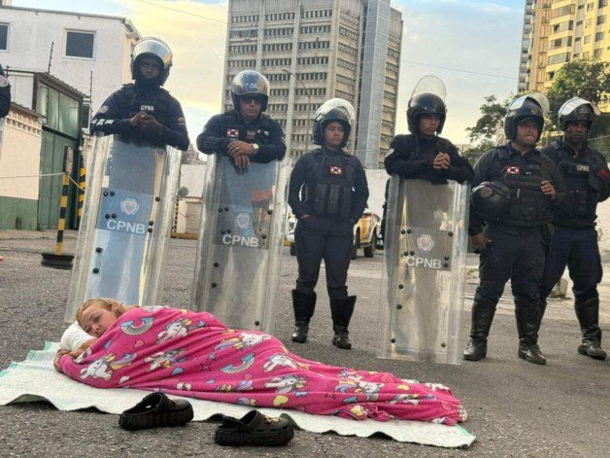 Denunciaron hostigamiento contra familiares de presos políticos en la Zona 7 de la PNB en Boleíta 