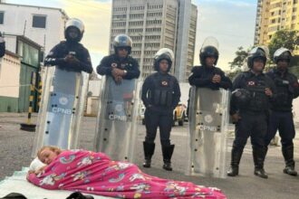 Denunciaron hostigamiento contra familiares de presos políticos en la Zona 7 de la PNB en Boleíta 