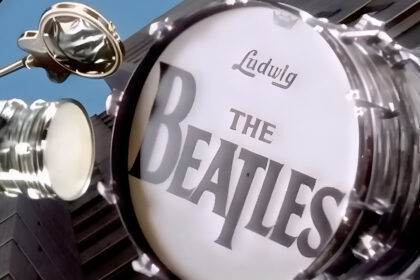 Revelaron las primeras imágenes de los actores caracterizados para la saga de The Beatles 