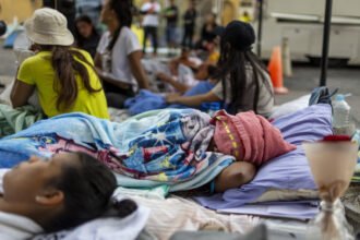 Familiares de presos políticos en huelga de hambre en Caracas sufren problemas de salud