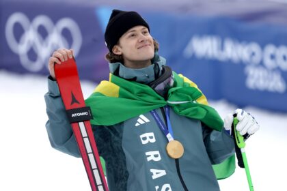 Quién es Lucas Pinheiro, el brasileño que ganó la primera medalla olímpica de invierno para Suramérica