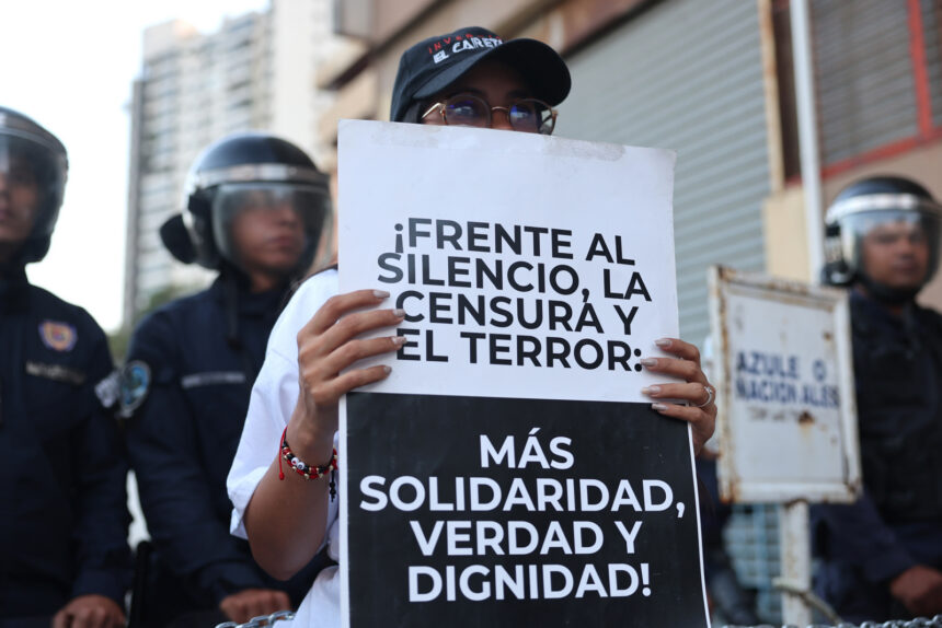Familiares en Zona 7 exigieron a Jorge Rodríguez cumplir con la liberación de los presos políticos 