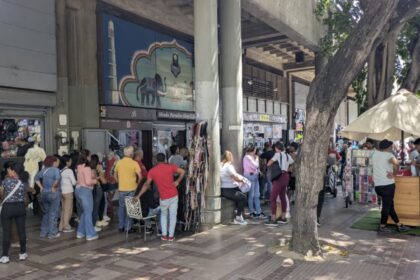 Familiares de presos políticos acudieron al Palacio de Justicia para presentar solicitudes de amnistía