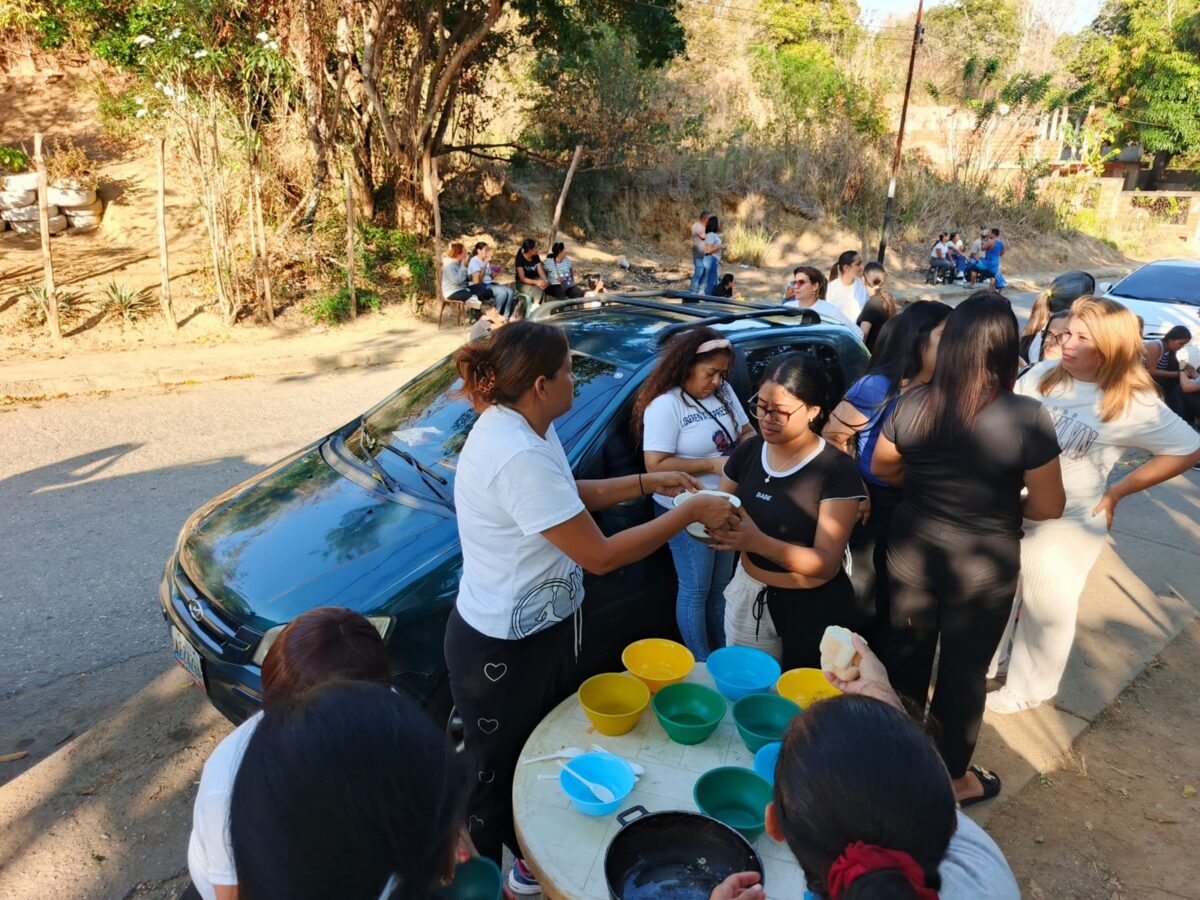 En imágenes: así se vivió el regreso a la libertad de decenas de presos políticos el fin de semana 