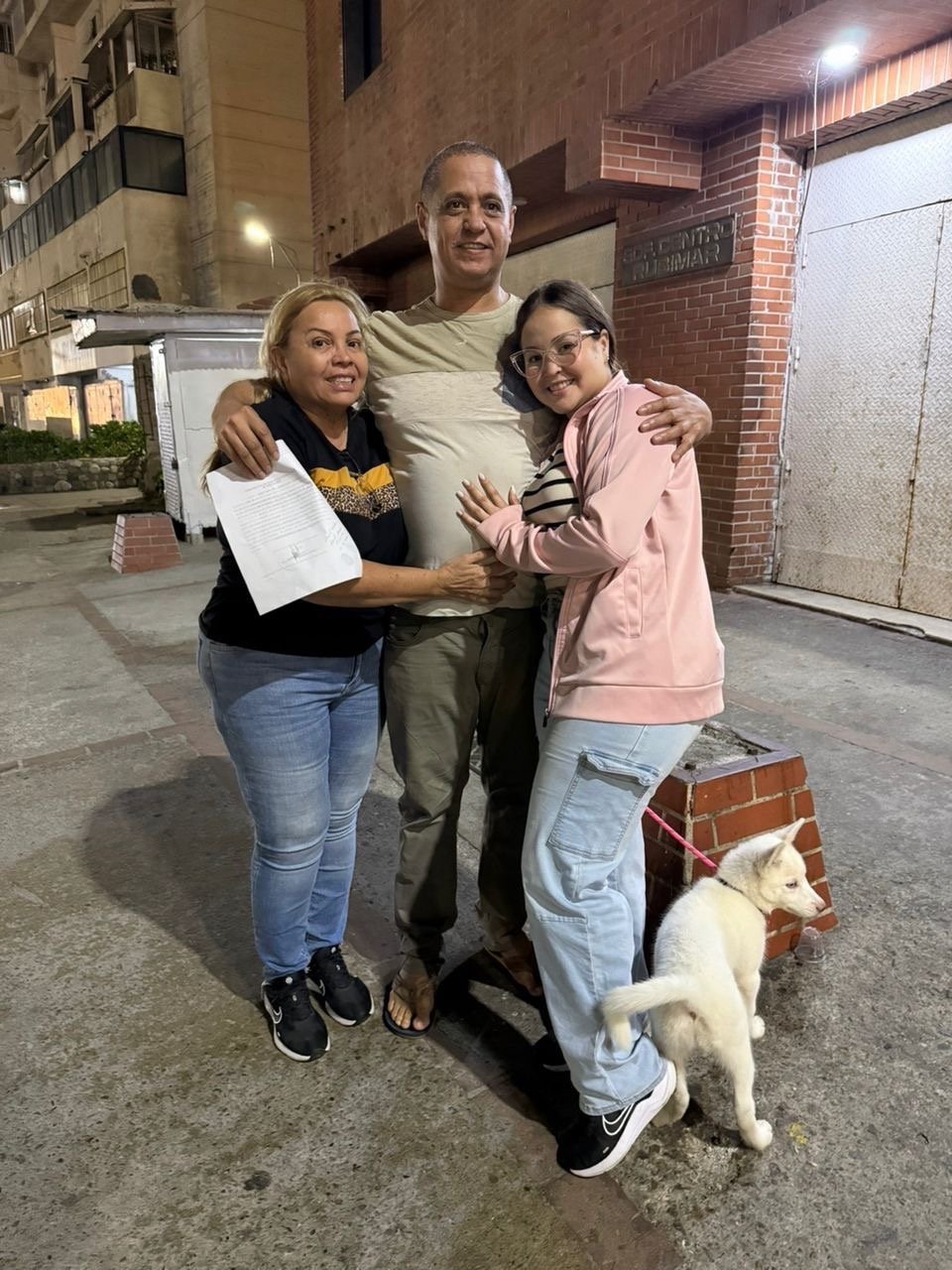 En imágenes: así se vivió el regreso a la libertad de decenas de presos políticos el fin de semana 