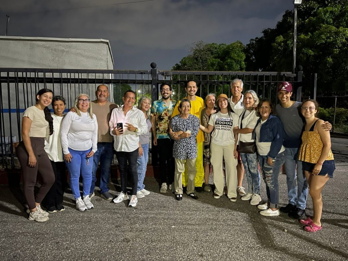 En imágenes: así se vivió el regreso a la libertad de decenas de presos políticos el fin de semana 