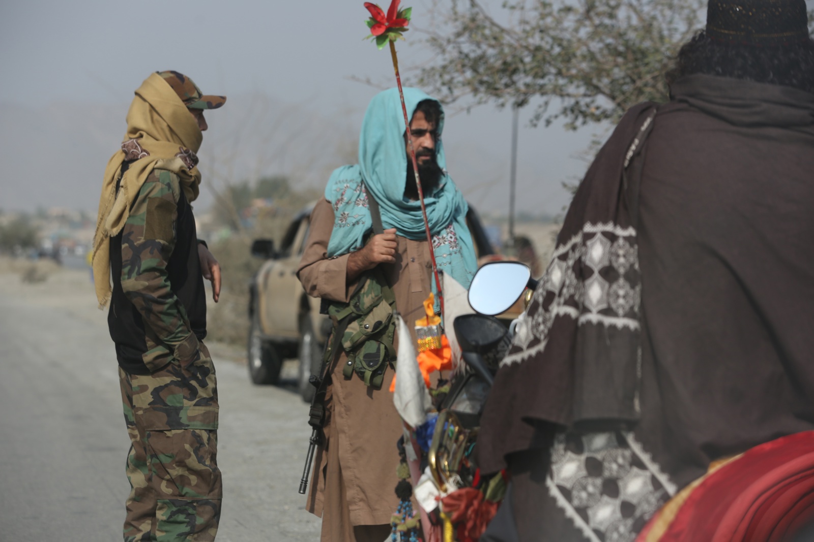 El ministro de Defensa de Pakistán habla de una guerra abierta con los talibanes de Afganistán. ¿Qué está pasando?