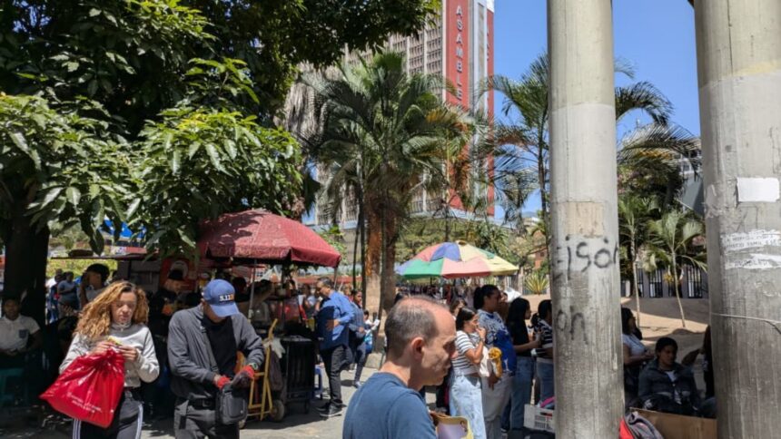 Familiares de presos políticos acudieron al Palacio de Justicia para presentar solicitudes de amnistía