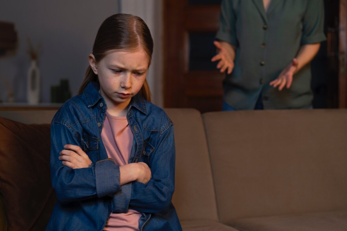 Cómo acompañar a niños y adolescentes ante el estrés provocado por hechos de alta tensión social 