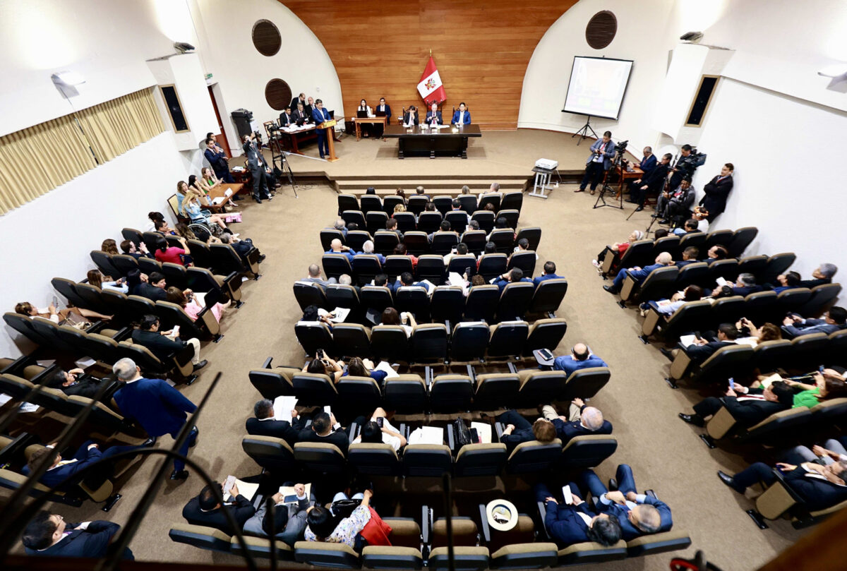 Congreso de Perú destituyó al presidente interino José Jerí