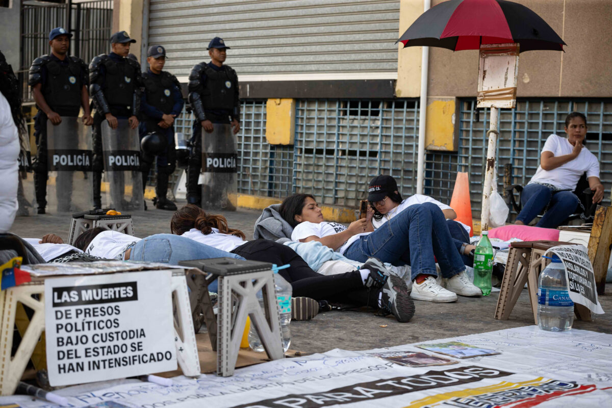 Excarcelaron a 17 presos políticos de Zona 7