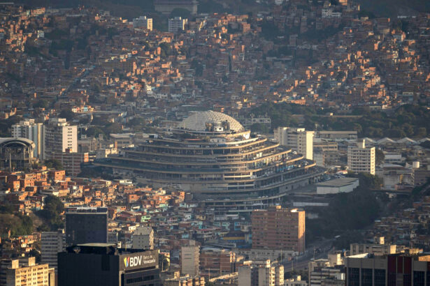 Informaron que comenzaron las obras para convertir El Helicoide en un centro social What Does Venezuela’s Amnesty Law Propose and What Do Critics Say Is Missing?