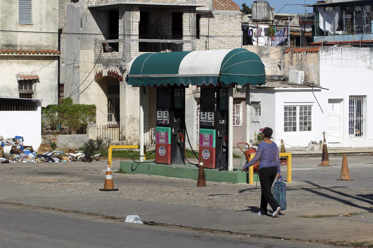 Sin petróleo, sin vuelos y con un peso en mínimos: Cuba cruje bajo la presión de EE.UU.