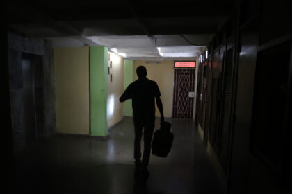 Sin petróleo, sin vuelos y con un peso en mínimos: Cuba cruje bajo la presión de EE.UU.