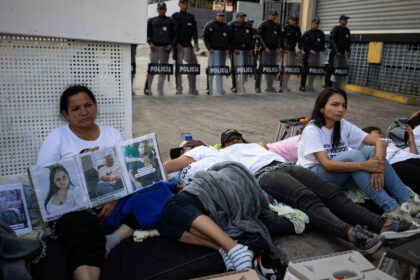 Excarcelaron a 17 presos políticos de Zona 7