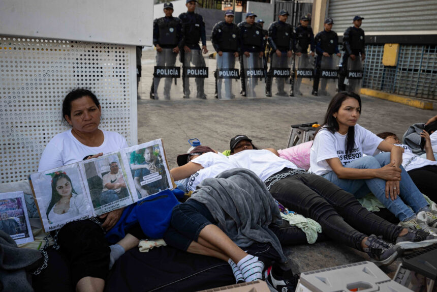 Excarcelaron a 17 presos políticos de Zona 7