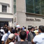Activistas y familiares de presos políticos protestan frente a la Asamblea Nacional 