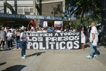 Así se desarrolla la manifestación de los estudiantes en Caracas por la liberación de los presos políticos