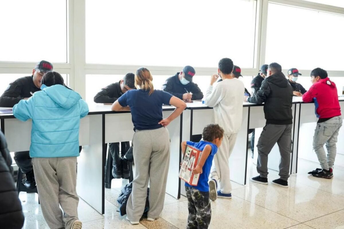 Llegó a Venezuela un vuelo con 109 venezolanos repatriados desde EE UU