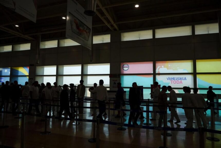 Llegó a Venezuela un vuelo con 109 venezolanos repatriados desde EE UU