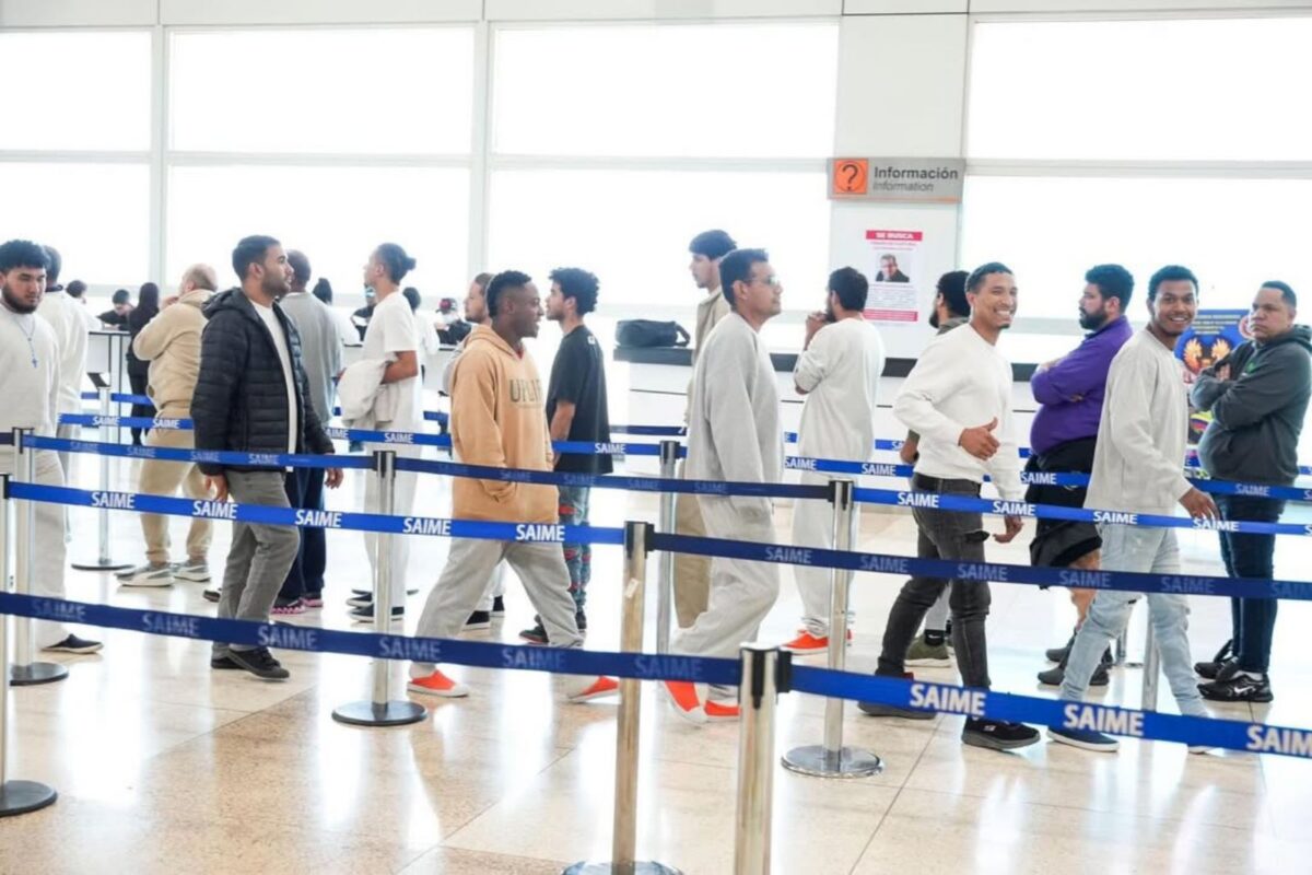 Llegó a Venezuela un vuelo con 109 venezolanos repatriados desde EE UU