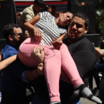 Madre de presa política en Venezuela se descompensó en protesta para exigir su excarcelación