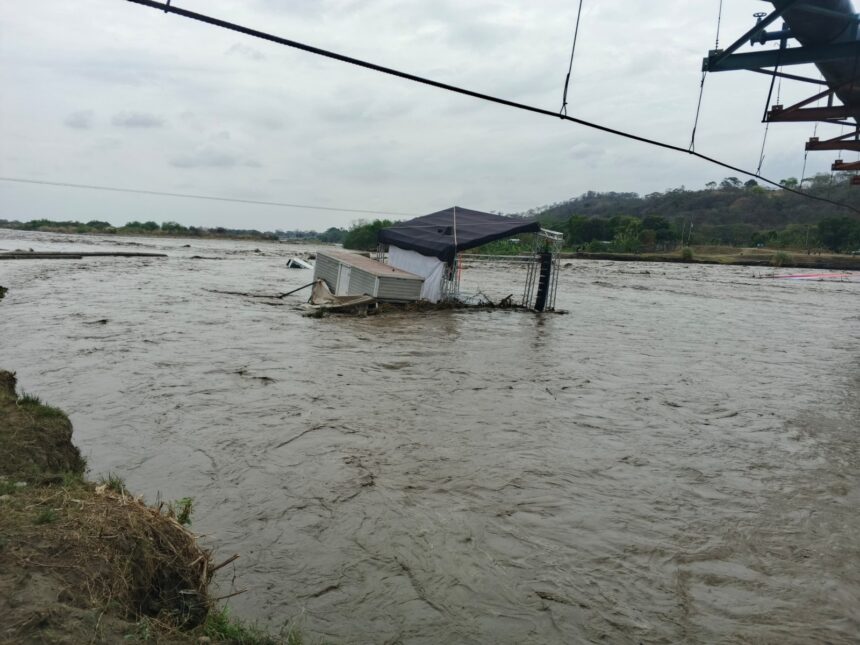 Rescataron a cinco personas tras repentina crecida del río Guanare en Portuguesa