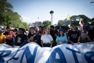 En Caracas los estudiantes impulsaron un canto infinito de paz por el Día de la Juventud