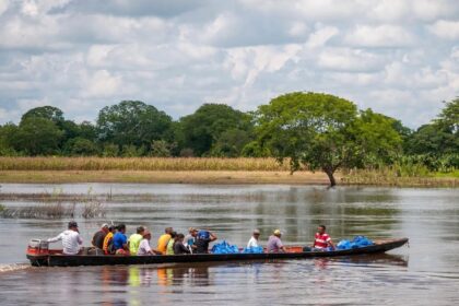 Naufragó embarcación que transportaba insumos de la ONG World Vision en Delta Amacuro