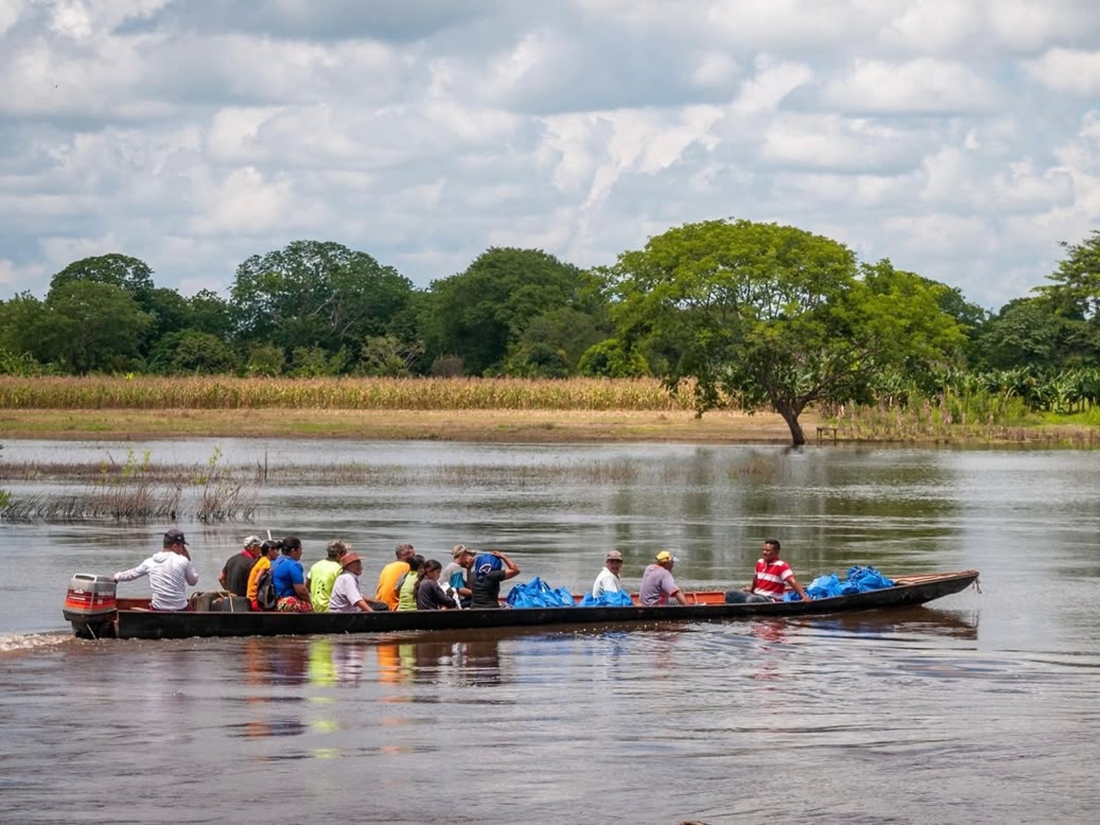 Boat carrying supplies for NGO World Vision sank in Delta Amacuro