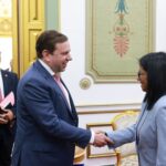 Delcy Rodríguez se reunió con directivos de Shell para evaluar proyectos de gas en Venezuela