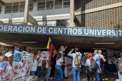 “Amnistía real”: la exigencia de los familiares de presos políticos y estudiantes desde la UCV
