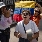 ¿Cómo puedo encontrar análisis de temas políticos actuales en Venezuela?