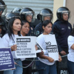 Familiares en Zona 7 exigieron a Jorge Rodríguez cumplir con la liberación de los presos políticos 